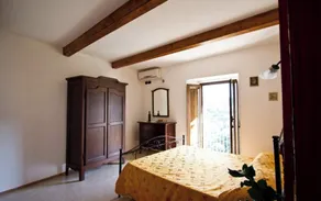 One bedroom appartement with sea view shared pool and enclosed garden at Badolato - Image 3