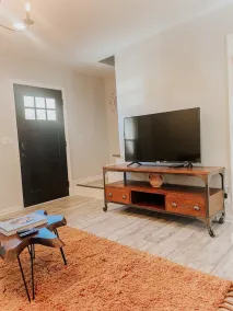 Golden Hour - Convenient 2 BR Townhouse - Image 2