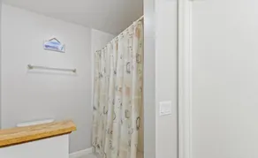 Great location in Bolton Landing - Image 4
