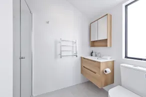 Chic Mezzanine Guest House with Modern Amenities - Image 2