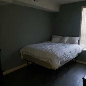 Nice Cozy Bungalow 10 minutes from downtown!! - Image 2
