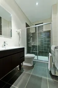 Villa with swimming pool - Image 4