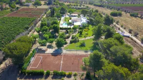 Villa Vetti, vacker villa omgiven av grönska med pool, några km från havet - Image 2
