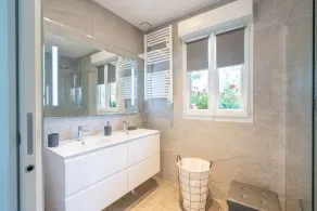 Fully self-contained cottage - Image 2