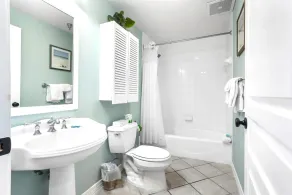 Stunning beachfront 2/2 condo - Breathtaking views / Private pools! - Image 3