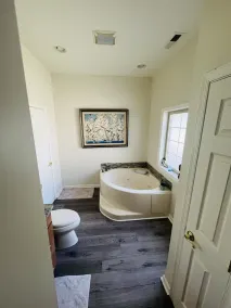 Beautiful Family home with access to Red Mill Pond - Image 4
