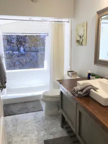 Vintage Adelaida Home on 16 acres - Image 2