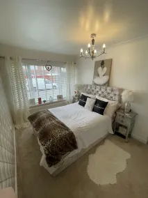 Beautiful 2-Bed Bungalow in Canvey Island - Image 4