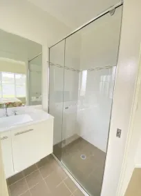 Modern Beach House Retreat - 3 min walk to beach! - Image 3