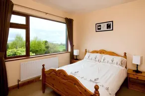 Holiday House with large garden and fantastic lakeview -  'Shannonview ' - Image 5