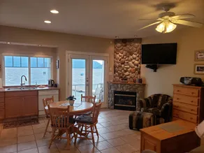 SHUSWAP LAKE BEACH FRONT PRIVATE DOCK/BUOY   60% OFF $159 NT REG $398   TAX FREE - Image 5