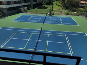Paradies in Kona: Kingsize‑Betten • Klimaanlage • Schritte zum Magic Sands Beach - Image 2