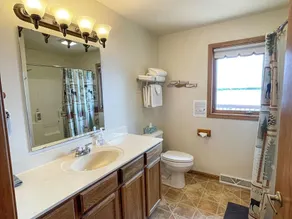 4 Bedroom, 2 Bath Upper and Lower Sleeps 14 - Image 4