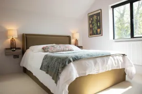 House Sleeps 10 with Enclosed Garden - Image 4
