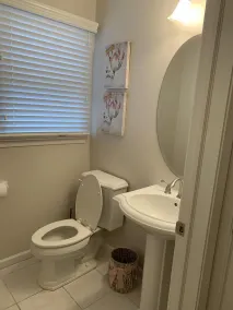 Clean and Comfortable 4 bedroom, 3 1/2 Bath Great 6th & Ocean Ave Location - Image 3