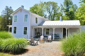 Historic Lilac Cottage - sleeps 8, firepit, nearby river access - Image 2