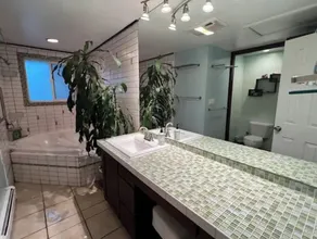 Mountain View Farmhouse; lots of extras! - Image 3