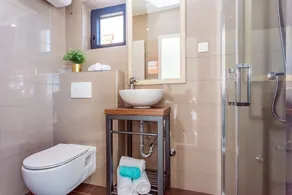 Villa Perla Blu with 4 bedrooms, heated pool, jacuzzi, 50m from beach - Image 3