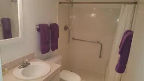 2 Chambre condo dans un endroit charmant calme Naples, à proximité de la plage et des commerces - Image 2