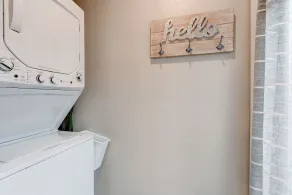 Cozy home in the heart of Vancouver.  Next to a park. Few min drive to PDX. - Image 2