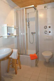 I Ferienwohnung 50 qm mit Einem Separaten Schlafzimmer, Wohnküche, Ost- und Süd/westbalkon - Image 2