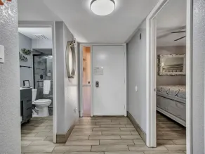 Corner Lakeside with view, 2 Bedroom - Image 3