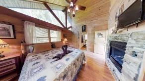 Always Kiss Me Goodnight 1 Bedroom Cabin by RedAwning - Image 5