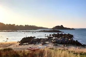 Maison avec jardin, à 600m de la mer à TREGASTEL Réf - 57 - Image 4