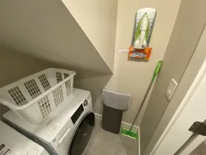 Modern Private 1 Bedroom Suite - Assigned Parking and Patio - Image 4