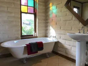 Colo Mudbrick Cabin, Spectatcular Views,  Outdoor bath - Image 2