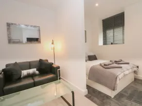 APARTMENT 24, romantic in Keighley - Image 3