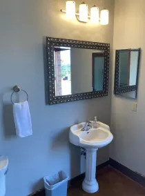 Casita Vino - Dog-Friendly Vineyard Retreat & Stay - Image 3