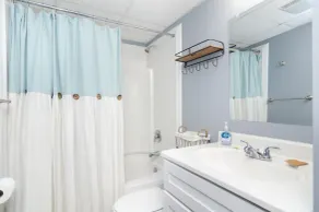 One Bedroom, One Bathroom Condo on the Oceanside - Image 2
