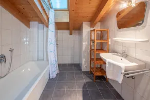 Cozy apartment with mountain views and proximity to the lift in the Zillertal Ar - Image 2
