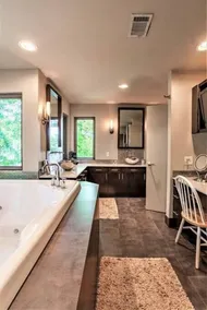 Your Lakefront Luxury - Image 4