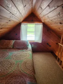 Reel Simple LAKEFRONT Cabin has kayaks for guests to enjoy on the lake! - Image 4