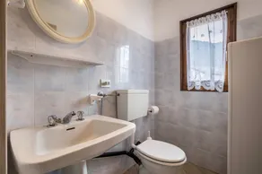Holiday Home \"Camilla\" with Lake Views, Garden & Wi-Fi - Image 2