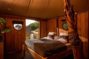 You can dream away in this unique suite! - Image 5