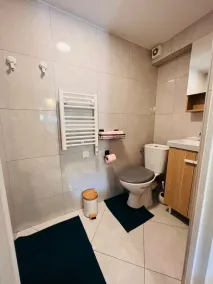 Beautiful, air-conditioned studio with a private entrance and garden. - Image 4