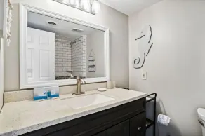 Nicely Decorated 2BR/2Bath Unit - 1 Block from the Beach - Image 4