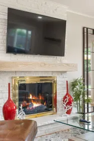 Southern Hills Stunner! 3bd/2bth - Image 2
