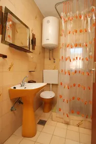 Apartments by the sea Stara Novalja, Pag - 6390 - Image 3