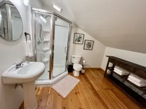 Secluded Tustin Cabin - Image 4