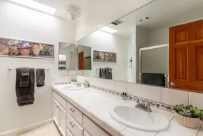 Lone Madrone Winery Guest House - Image 3