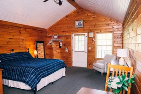 600 Sq. ft Cabin with King Size Bed - Quiet Location, Close to Skiing - Image 3