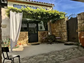 Apartamento en casa de campo provenzal con piscina - Image 5