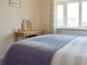 2 bedroom accommodation in Saundersfoot - Image 4