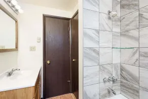 Silverglo Condominiums 104, Budget-Friendly Studio Close to Downtown, Full Kitchen, New Bathroom - Image 2