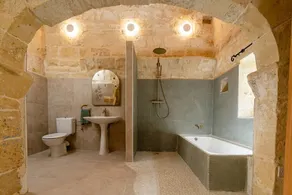 Charming & Stylish Historic Farmhouse with Pool - Image 4