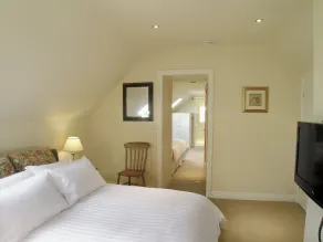 4 bedroom accommodation in Slingsby, York - Image 3